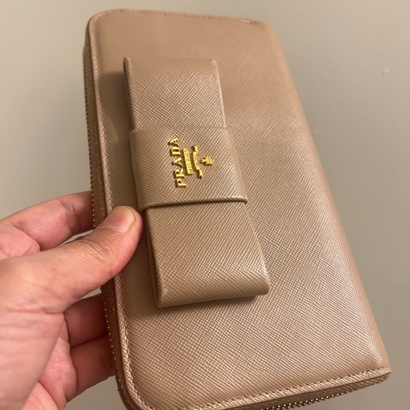 PRADA zippy long wallet !πβ€οΈ - Picture 12 of 12